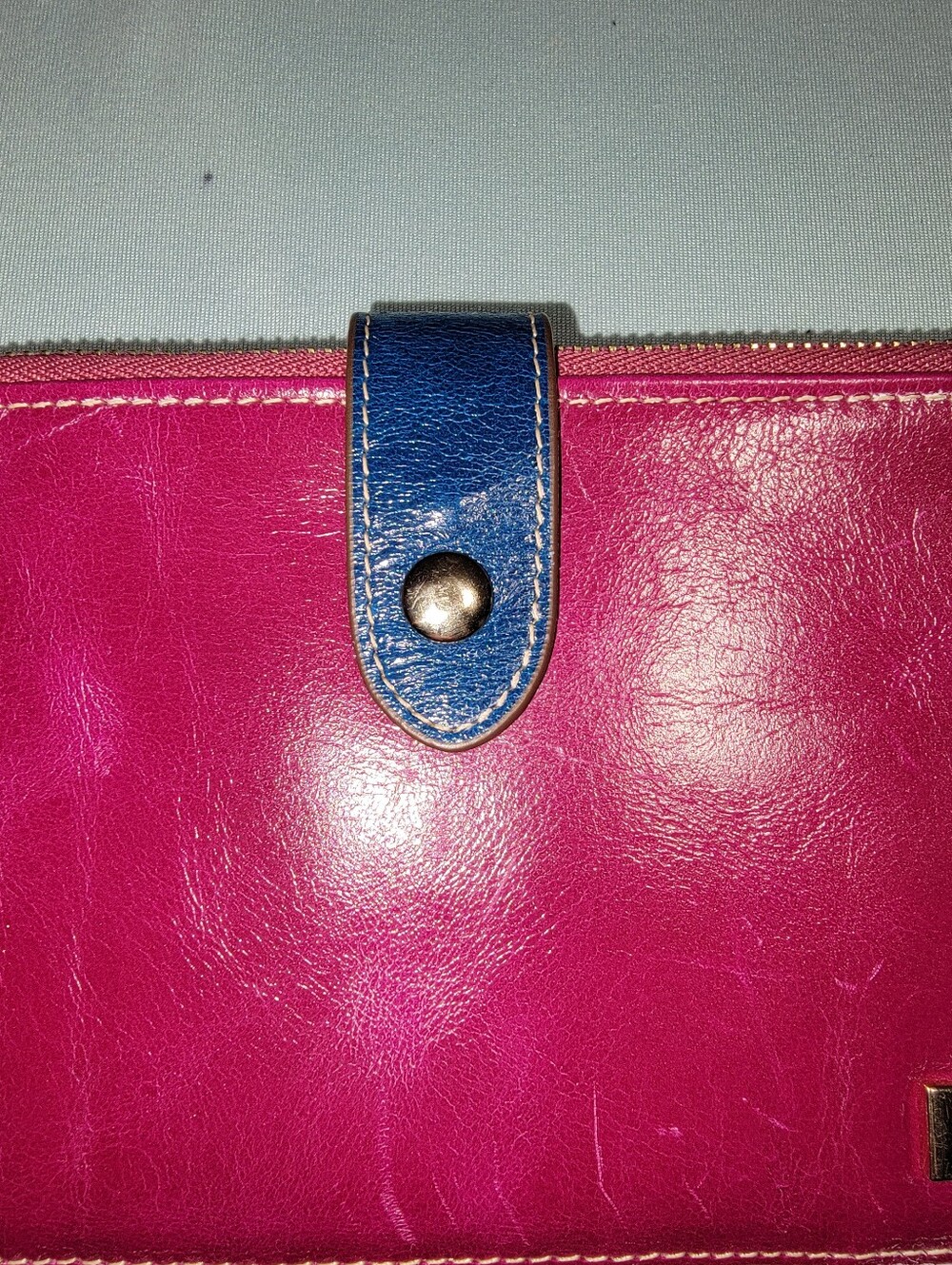 Handmade Borgasets Magenta Pink Leather Wallet with Navy Blue Snap Strap - Picture 3 of 9